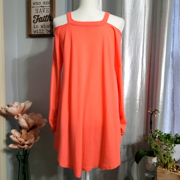 Umgee Cold-Shoulder Top - Picture 3 of 7